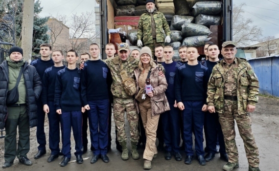 Новогодний гуманитарный конвой «Единая Россия–Москва» доставил подарки в воссоединенные регионы страны Новогодний гуманитарный конвой «Единая Россия–Москва» доставил подарки в воссоединенные регионы страны