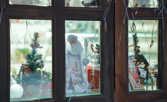 Не гаджет и не парфюм: что дарить на Новый год-2026, чтобы тронуть до слез Не гаджет и не парфюм: что дарить на Новый год-2026, чтобы тронуть до слез