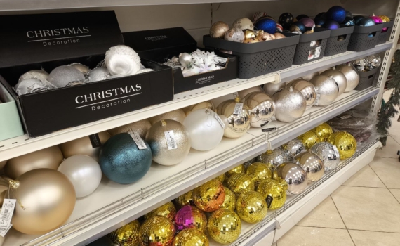 Дом мечты к Новому году-2026: как украсить квартиру — главные правила бюджетного декора