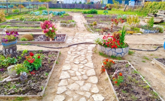 Финские методы организации дорожек взрывают сети: без бетона и арматуры — пошаговая инструкция Финские методы организации дорожек взрывают сети: без бетона и арматуры — пошаговая инструкция